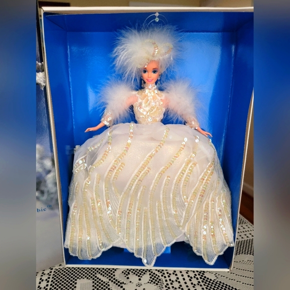 1994 Snow Princess Barbie - Picture 2 of 2